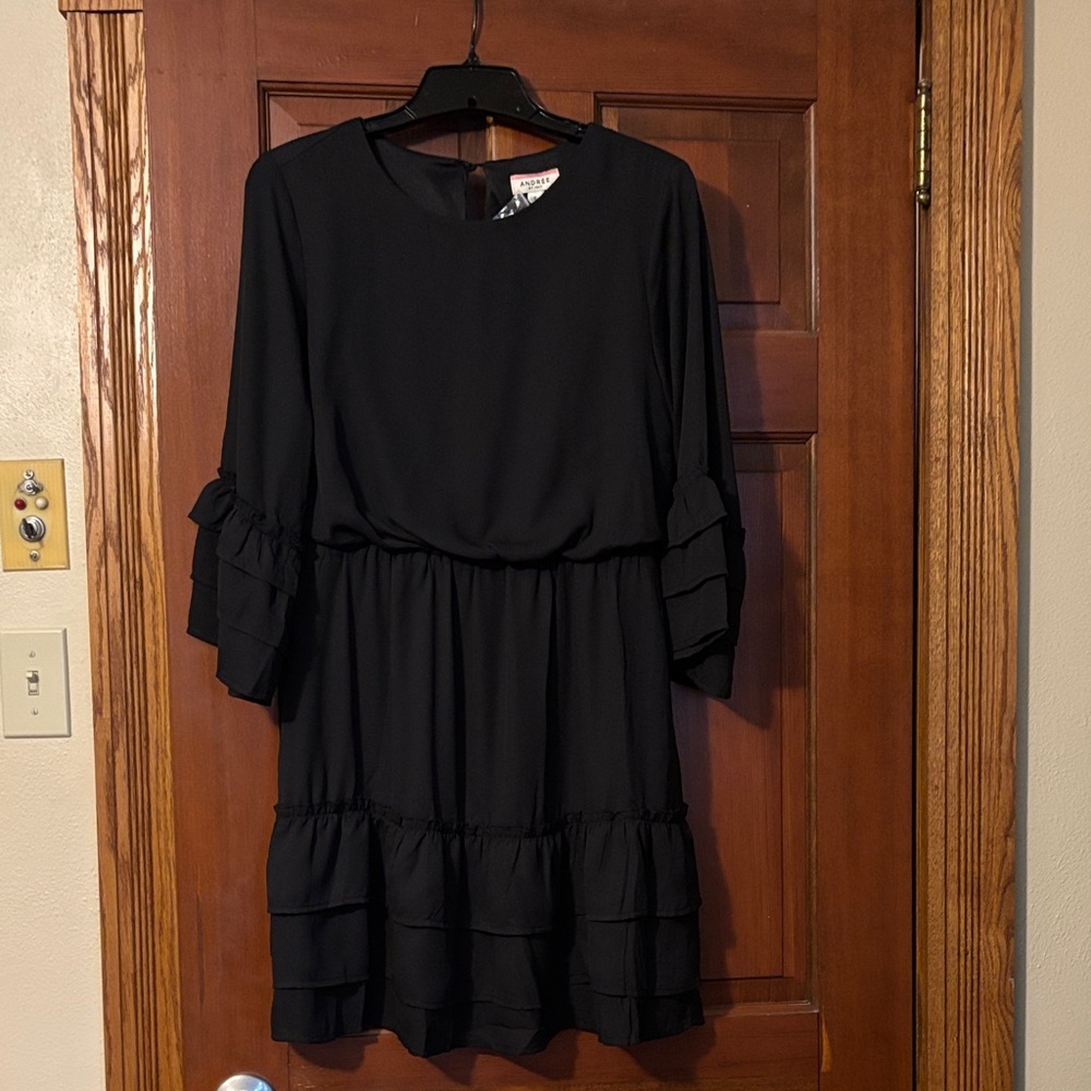 ANDREE BY UNIT Elegant Black Ruffle Sleeve Dress